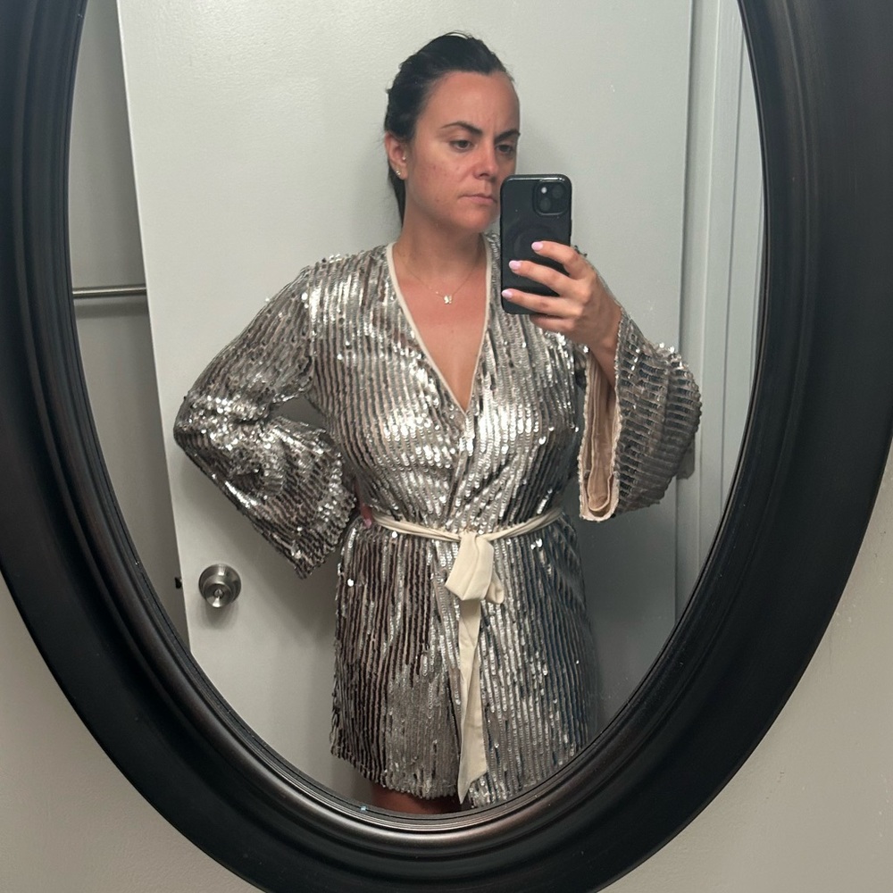 Sequin wrap dress - Picture 9 of 9